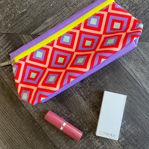 CLINIQUE Lipstick, eye shadow and makeup bag